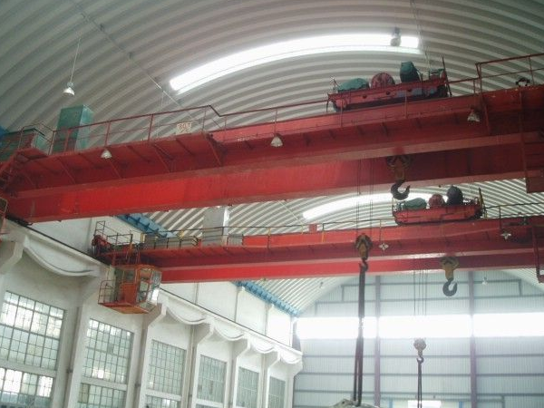 雙梁行車變頻器控制有哪些常用的控制策略和算法？